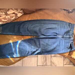 Levi’s HIGH WAISTED MOM JEAN